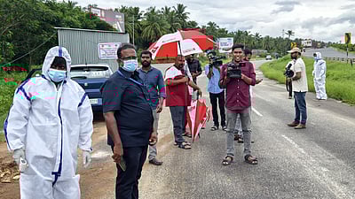 நிபா வைரஸ் எதிரொலி: தமிழக-கேரள எல்லையில் சுகாதாரத்துறை சோதனை